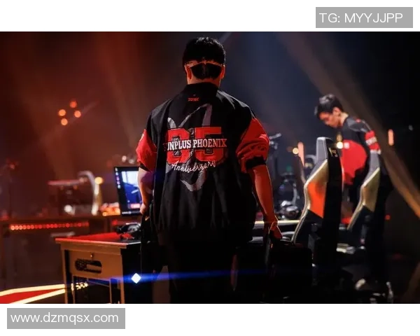 CSGO精彩瞬间揭秘FPX战队如何通过团队协作赢得胜利